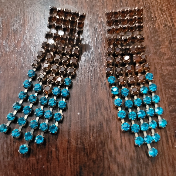 Vtg. Earrings - Picture 4 of 4